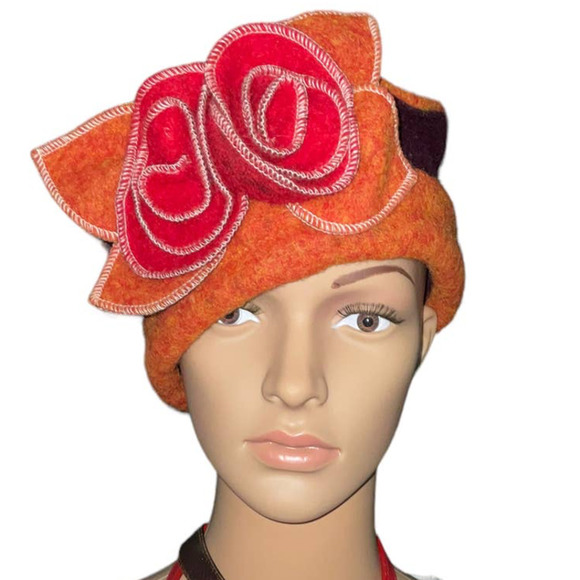 Platania Accessories - Platania Women’s Wool Blend Flower Rosette Winter Hat. Made in Italy NWOT.